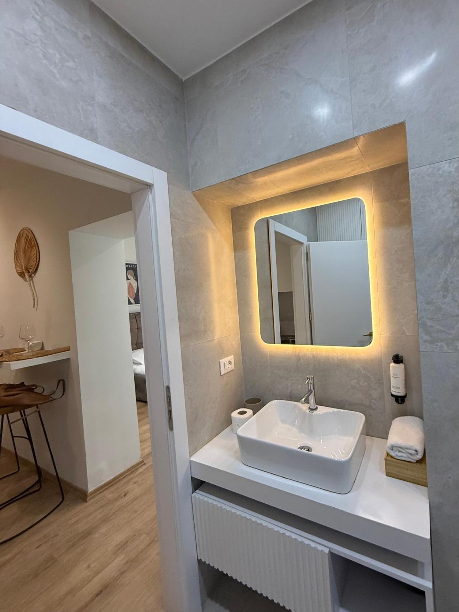 4Seasonsgea , New Modern Apartment In ติรานา ภายนอก รูปภาพ